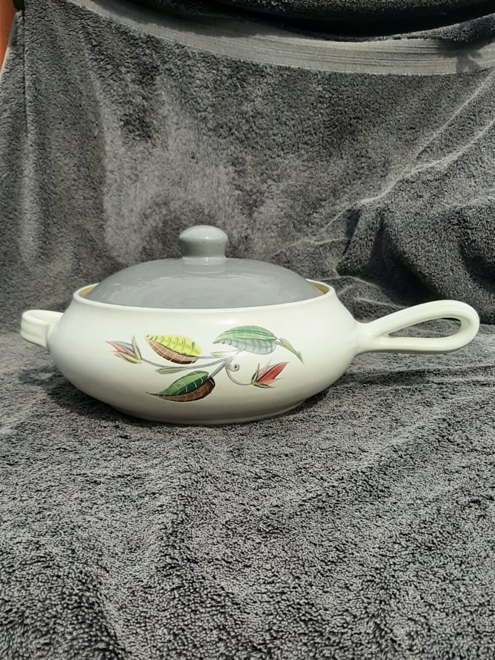 Denby 4 PT Round Flared Handle Covered Casserole "Spring" - Picture 2 of 9